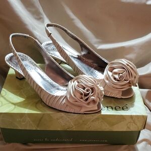 J. Renee Accent Beige Pleated Satin Slingback Heels Size 8